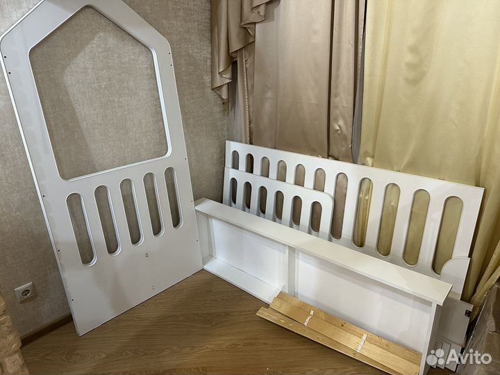 Домик-кровать с выкатным ящиком