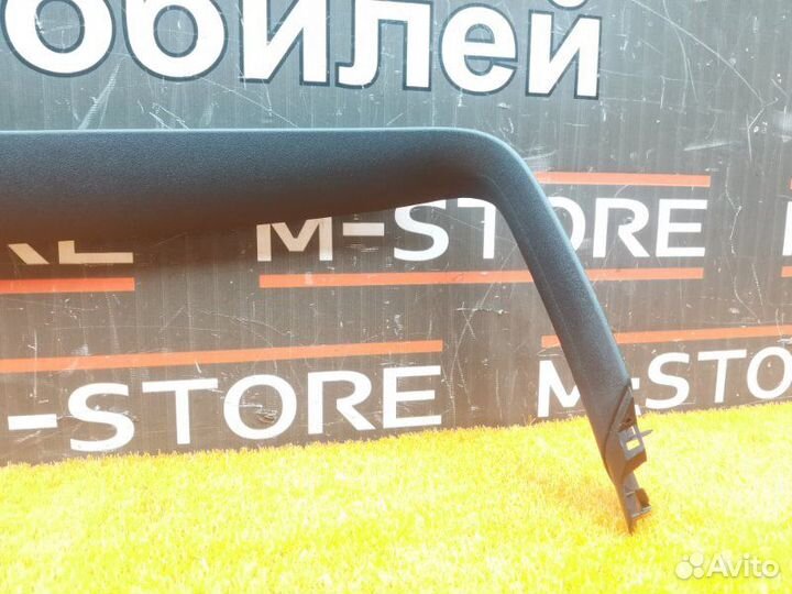 Обшивка двери багажника Volkswagen Golf 1K BLG