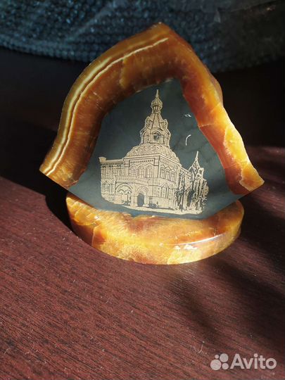 Интерьерный сувенир из симбирцита