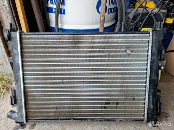 Радиатор охлаждения на hyundai solaris 2, АКПП