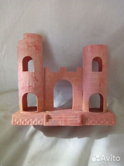 Декоративная статуэтка