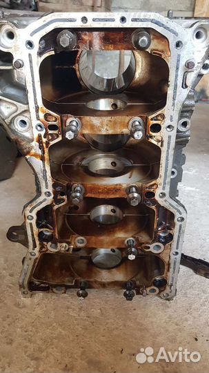 Блок цилиндров на Nissan x-trail qr25