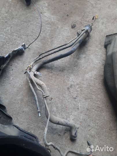 Заливная горловина toyota corolla 150