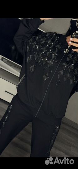 Костюм спортивный большого размера в стразах