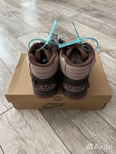Кроссовки Nike X Travis Scott