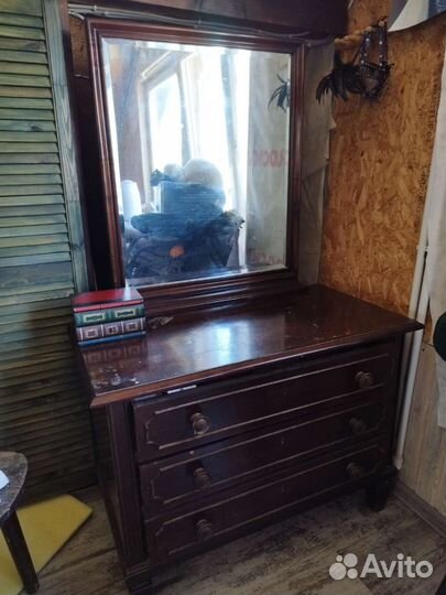 Старинный гарнитур