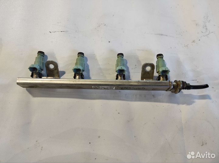 Топливная Рампа с форсунками Hyundai Solaris 1