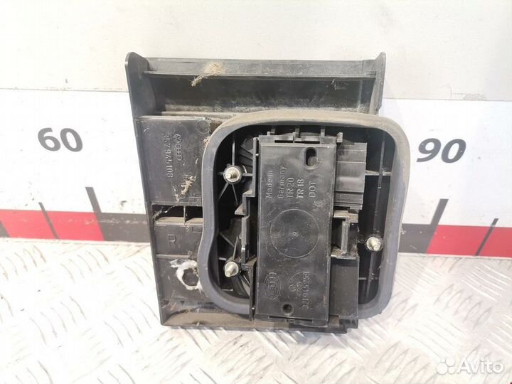 Фонарь крышки багажника правый Volkswagen Passat