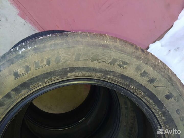 Bridgestone Dueler H/T 687 225/65 R17