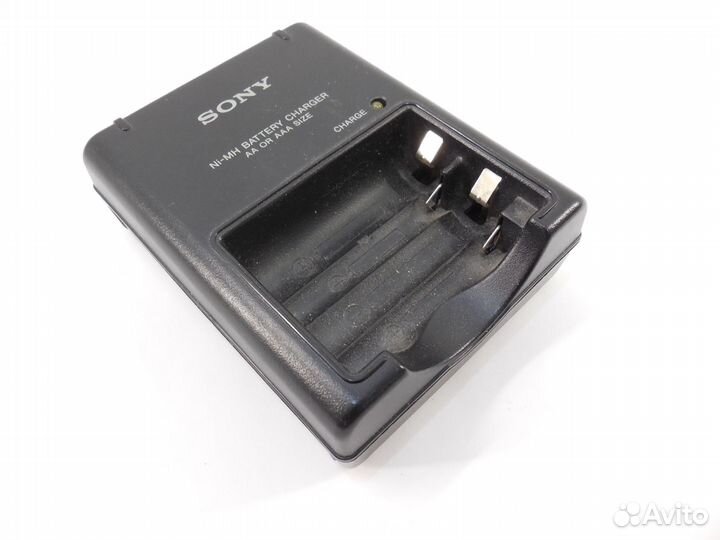 Зарядное Sony BC-CS2B для NI-MH аккумуляторов