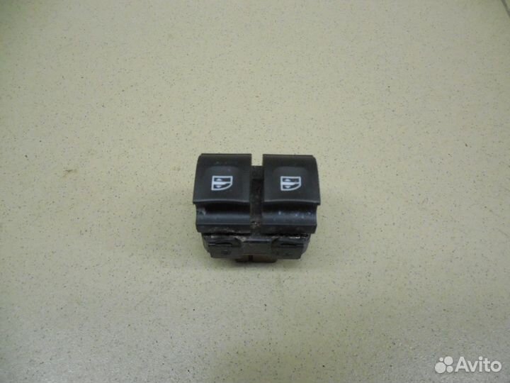 Блок управления стеклоподъемниками Duster 2012