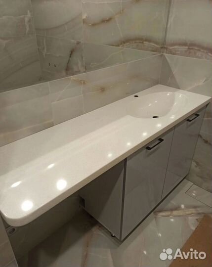 Столешница из искусственного камня в ванную