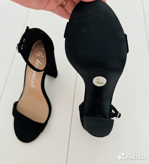 Босоножки новые