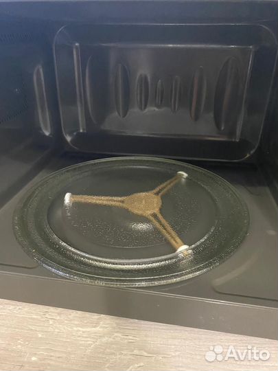 Mикpoволнoвая печь LG MH6042UY