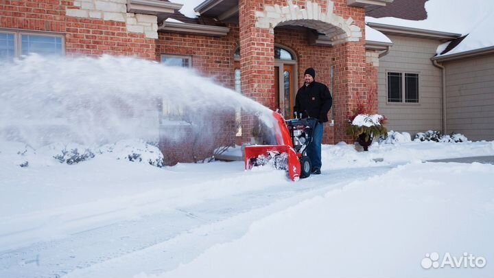 Снегоуборщик на гусеницах и колесах 7-13 лошадей