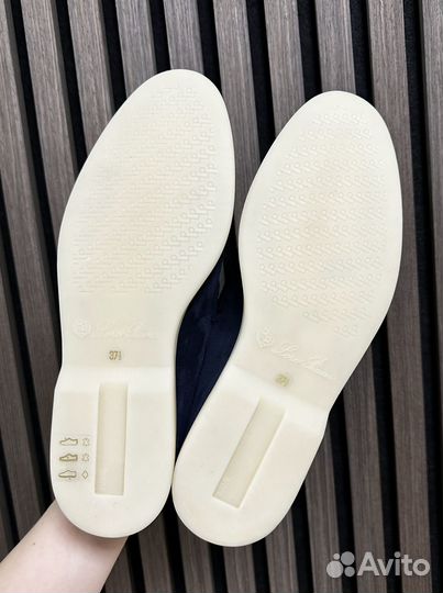 Loro Piana Summer Charms Walk Argo Blue (37,5)