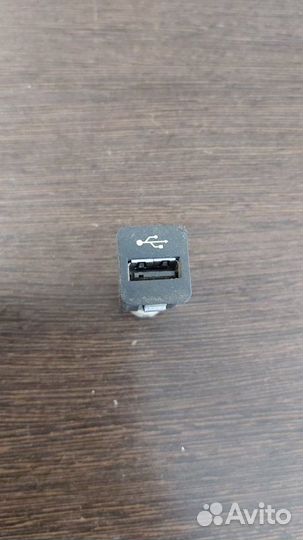 Разъем USB Bmw 650I E63 N62N 4.8 2007