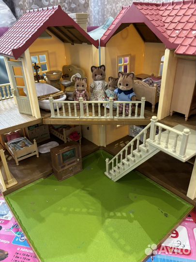 Двухэтажный дом Sylvanian Families