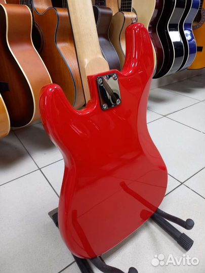 Бас-гитара Новая
