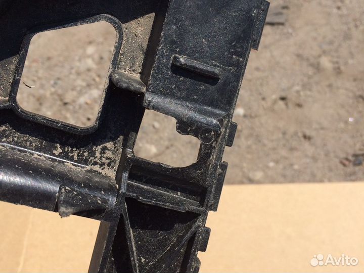 Крепление заднего бампера правое sonata 7