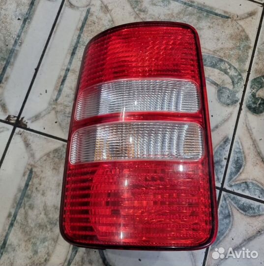 Фонарь Volkswagen Caddy III