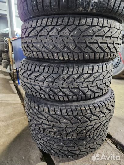 Tigar SUV Ice 215/60 R17