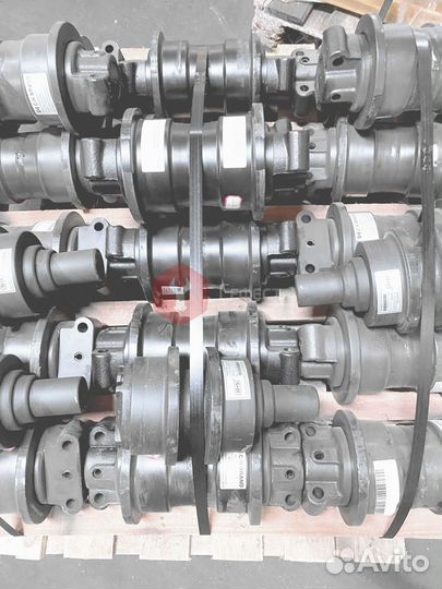 Каток поддерживающий Hitachi EX270-5 9149839