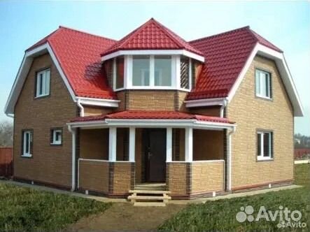 Покраска крыши дома