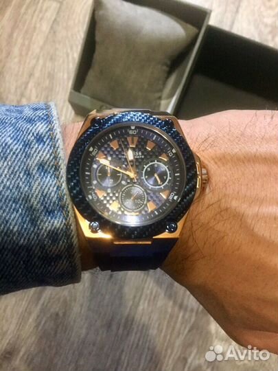 Часы наручные Guess W1094L2