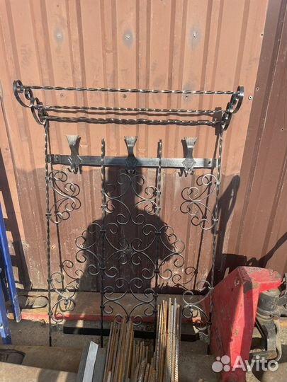 Вешалка в прихожую Кованая