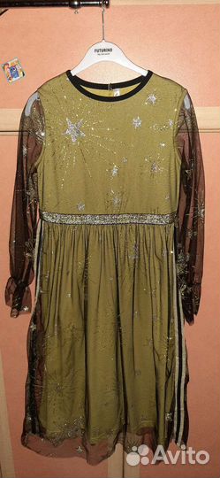 Платье для девочки 140-146,отличное состояние