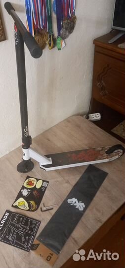 Трюковой самокатTTDuker 404+новая шкурка в подарок