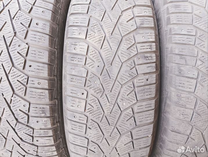 Gislaved Nord Frost 200 225/65 R17