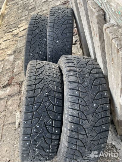 Bridgestone Blizzak Spike-02 185/65 R14