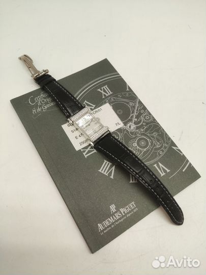 Часы Audemars Piguet Canape Quartz White Gold and Diamonds 67381BC/Z/0001CR/01