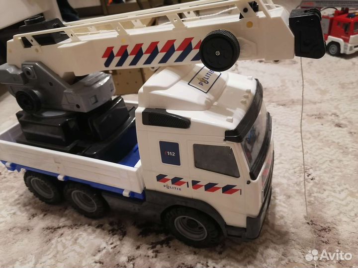 Подъемный кран игрушка