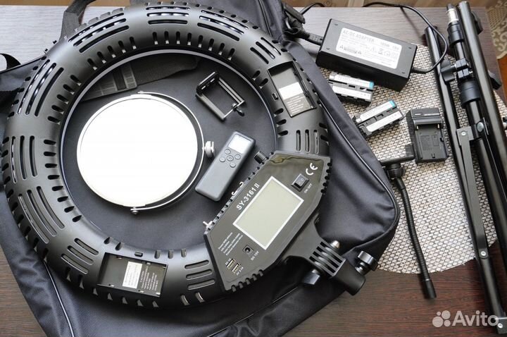 Кольцевая светодиодная лампа