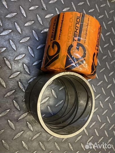 Втулка 61Q6-96050