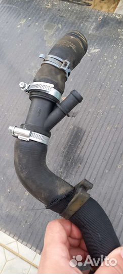 Верхний патрубок радитора skoda fabia2