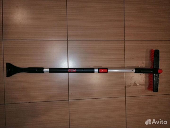 Щетка телескопическая с поворотной головкой