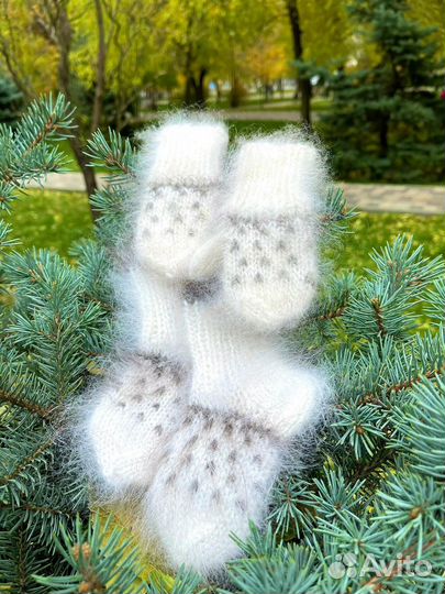 Пуховый комплект носочки и варежки для малышей