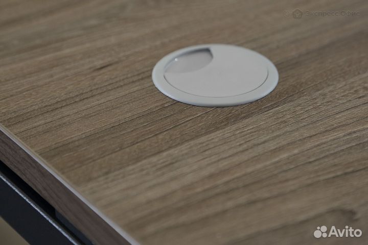 Стол письменный правый с опорной тумбой Metal system style бп.рс-стс-2.2 Пр