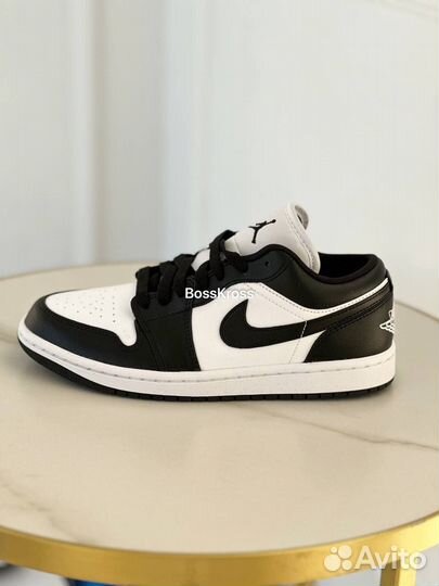 Jordan 1 low panda