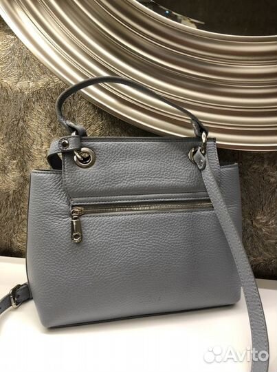 Женская сумка фирмы «Paris chatte»