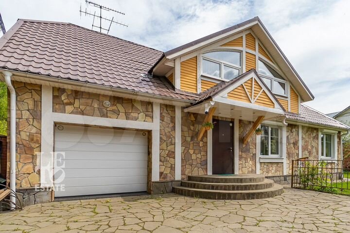 Дом 236 м² на участке 7,2 сот.