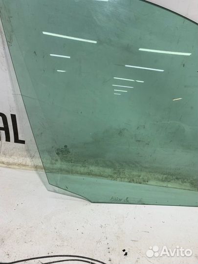 Стекло двери переднее правое Mercedes C-Class W204