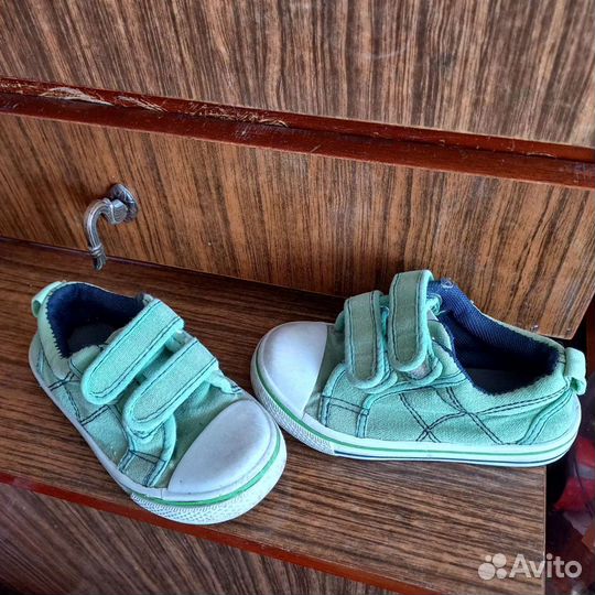 Кроссовки детские