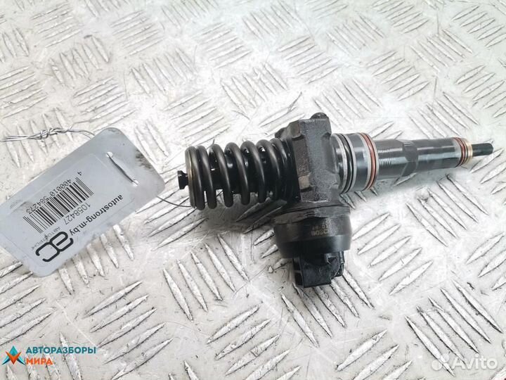Форсунка Volkswagen Golf 4 2002 038130073AJ