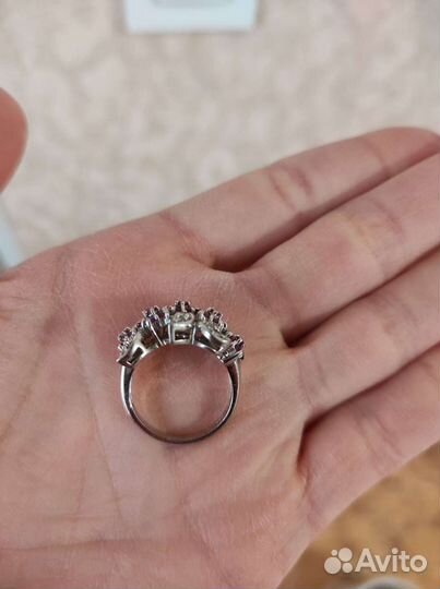 Серебряное кольцо с камнем