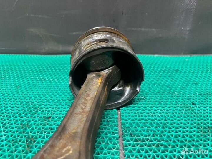 Поршень Land Rover Discovery3 L319 276DT 2008